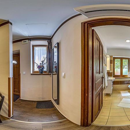 Napraforgo Wellness Haz Es Panzio Bed & Breakfast Pecs Ngoại thất bức ảnh