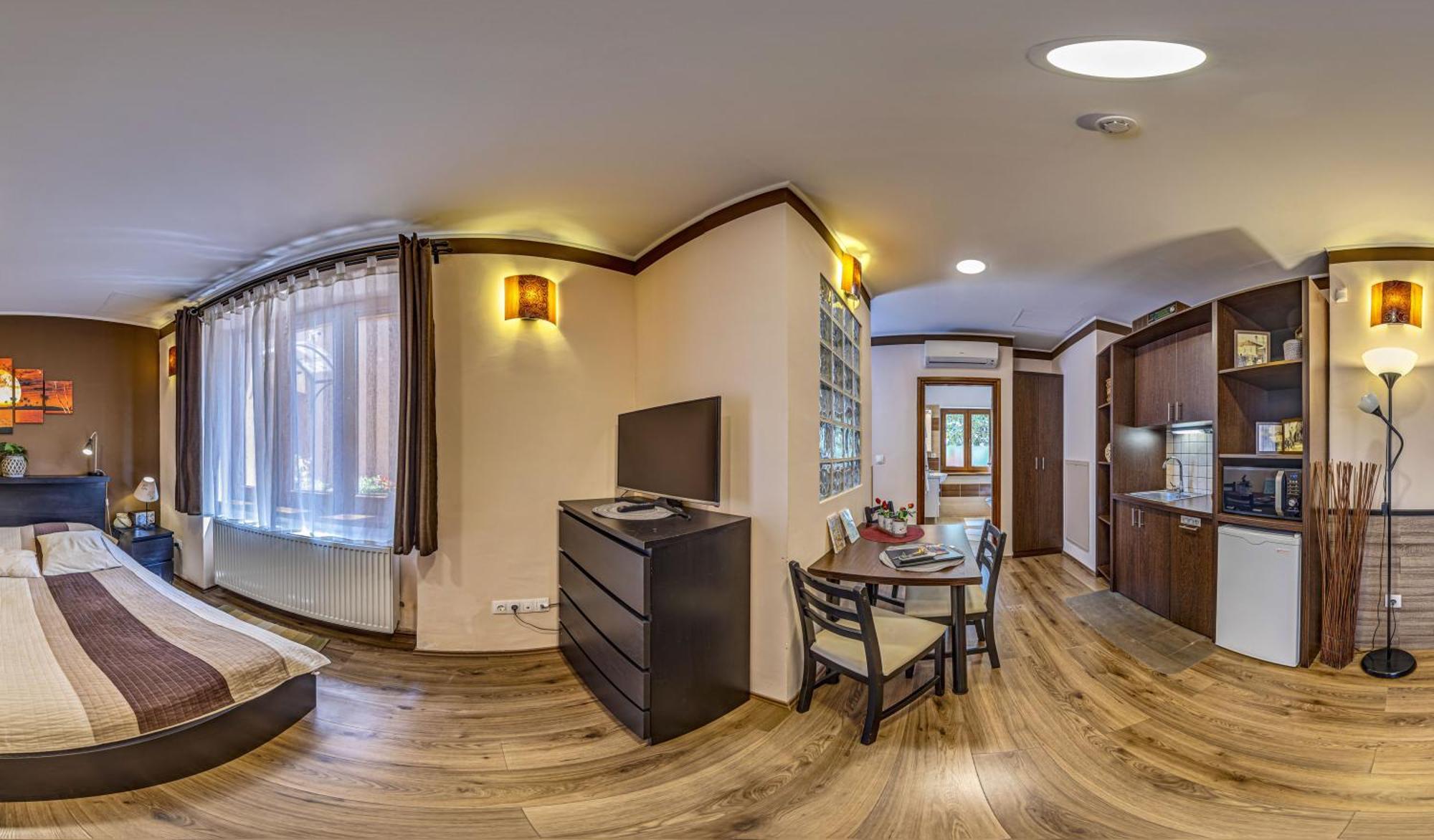 Napraforgo Wellness Haz Es Panzio Bed & Breakfast Pecs Ngoại thất bức ảnh