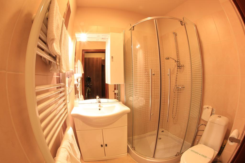 Napraforgo Wellness Haz Es Panzio Bed & Breakfast Pecs Ngoại thất bức ảnh
